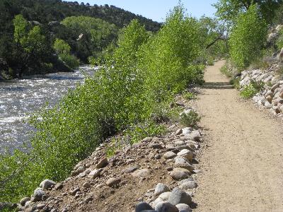 Super nice trail that goes from Buffalo Hills subdivision down to Arkansas River!