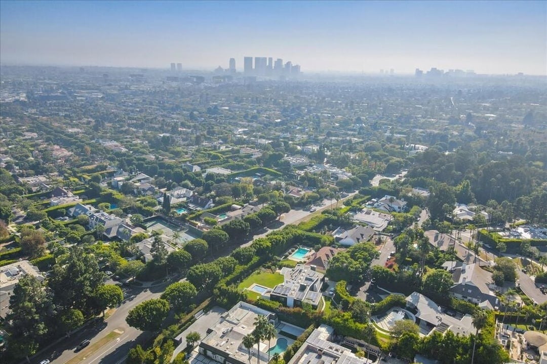 Northstar Manor, N Alta Dr, 90210