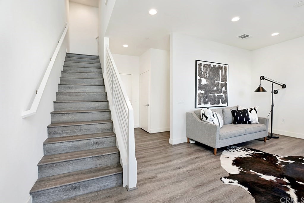 661 W 17th St, Unit 19