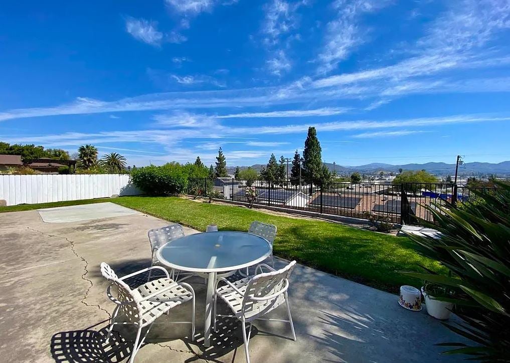  1245 Eastside Rd, San Diego, CA 92020