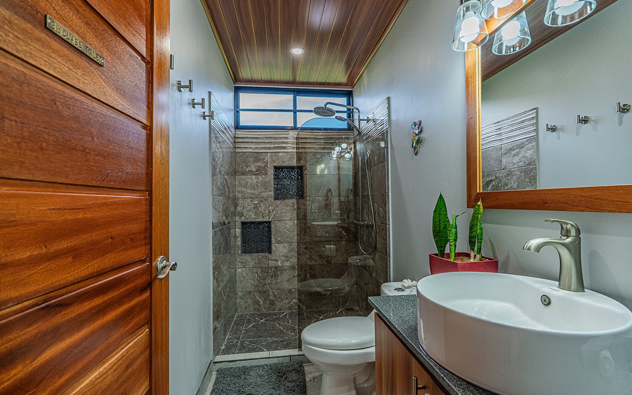 Home Near Downtown Uvita with Private Forest and Creek