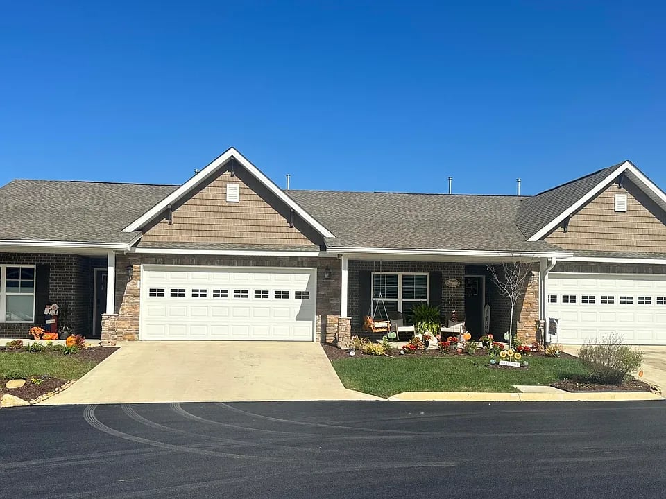 650 Snowflower Cir, #28