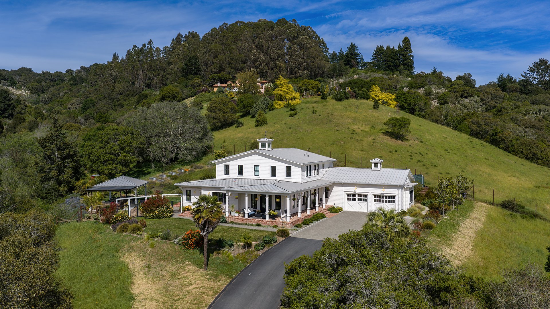 Honey Hill - 365 Race Horse Ln