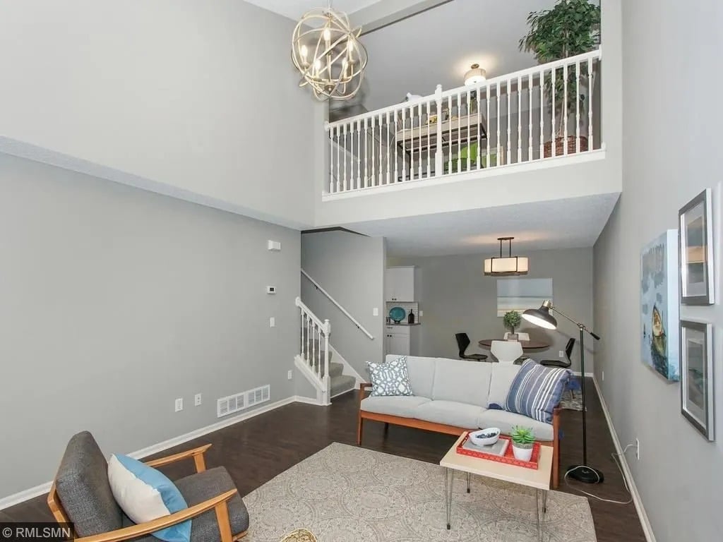 8785 Hastings Cir NE