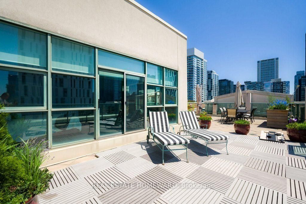 LOFT WITH PRIVATE TERRACE
