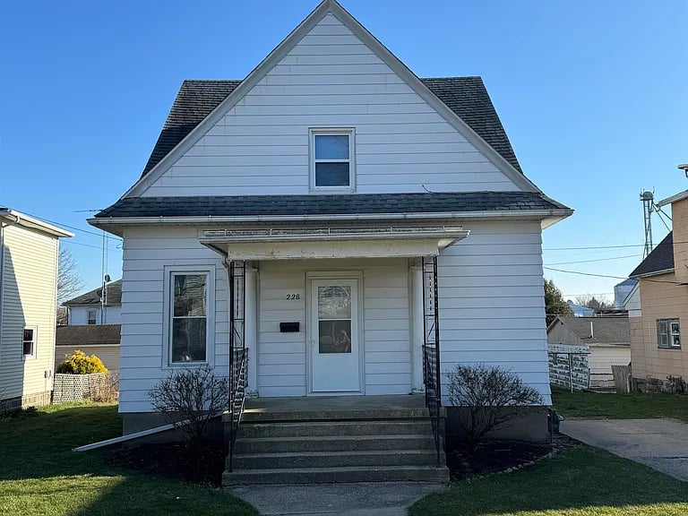 228 E Front Ave