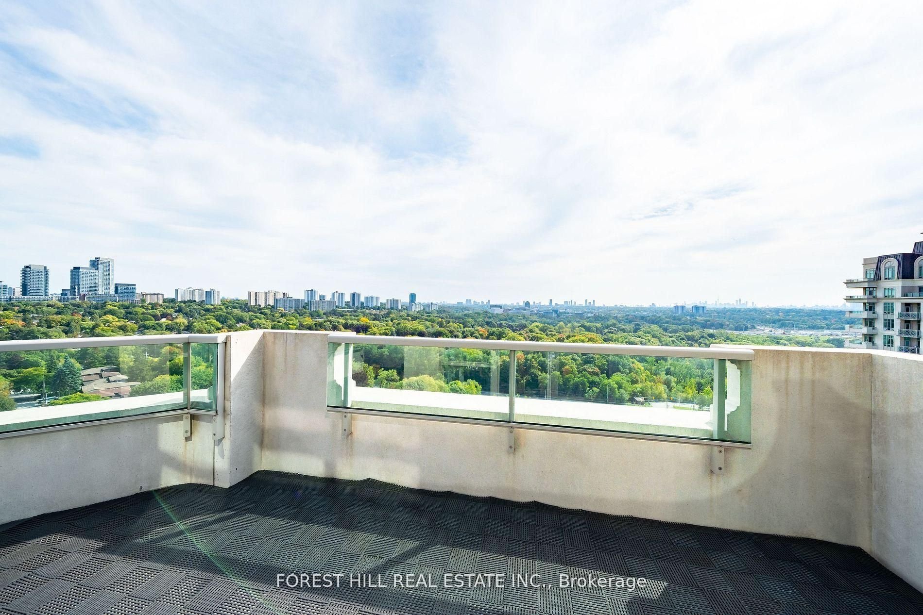 PRESTIGIOUS PENTHOUSE LIVING 
