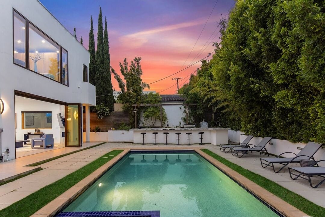 Aurelian Pavilion, W Sunset Blvd, 90049