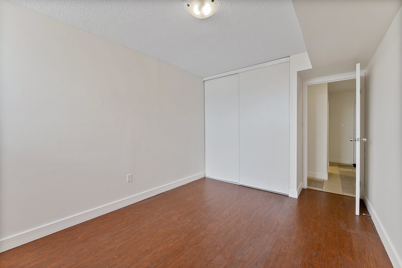 10330 Yonge Street W 707