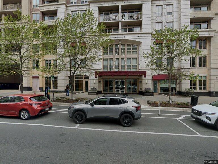 888 N Quincy St #1801