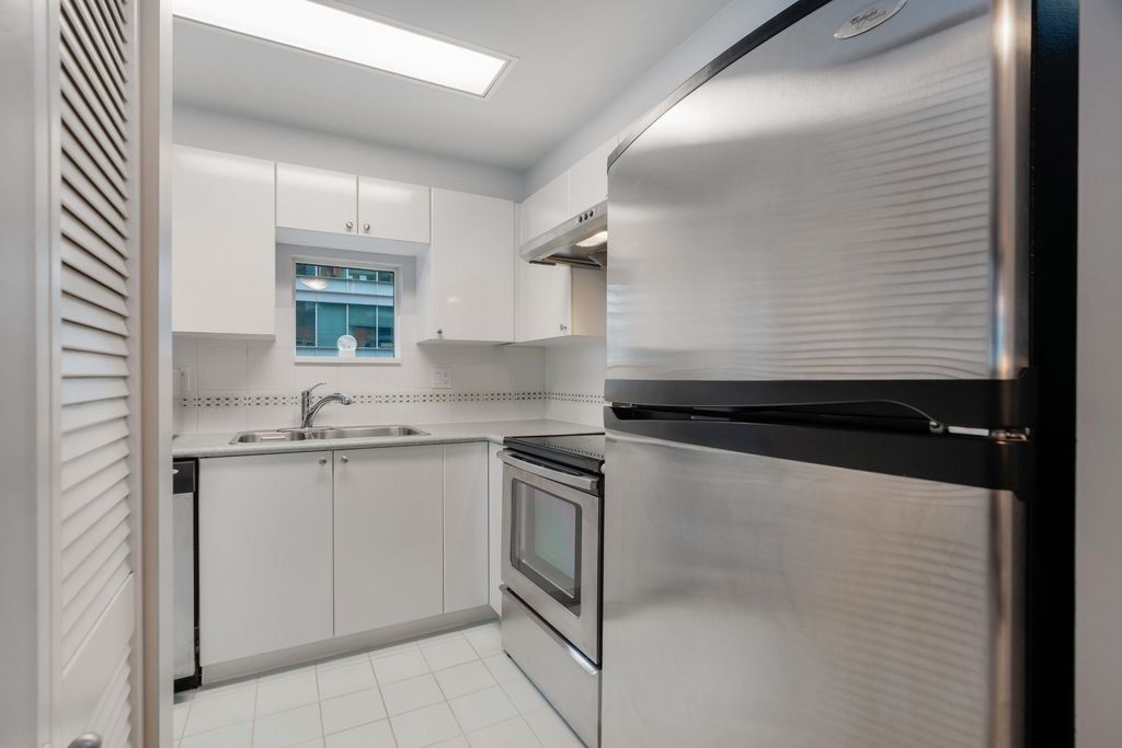 1166 Melville St, #1501