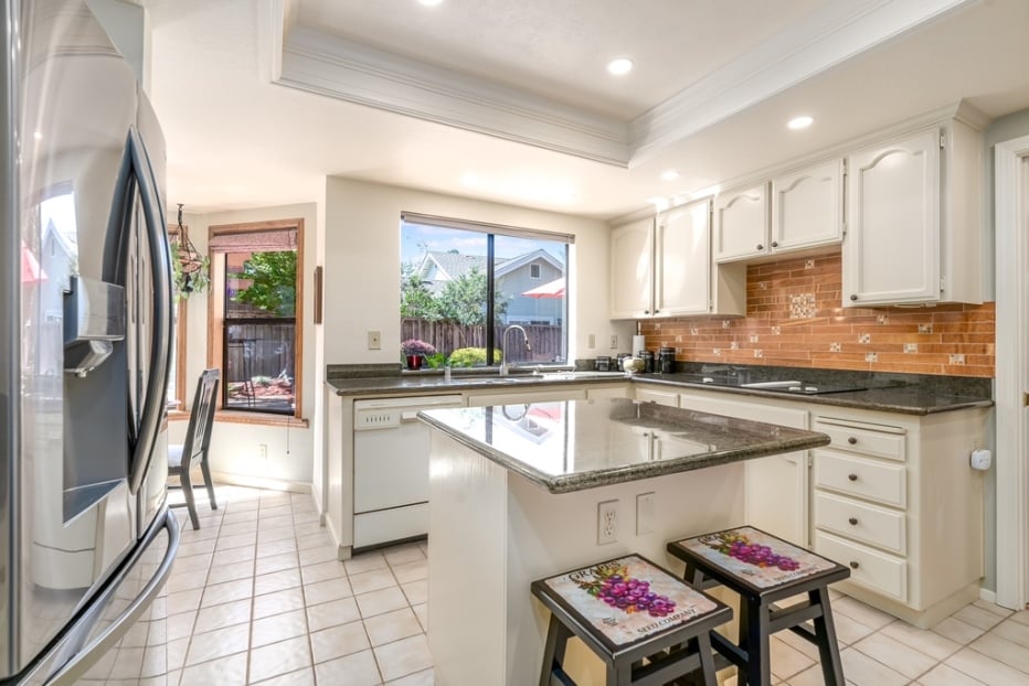111 Sherwood Ln