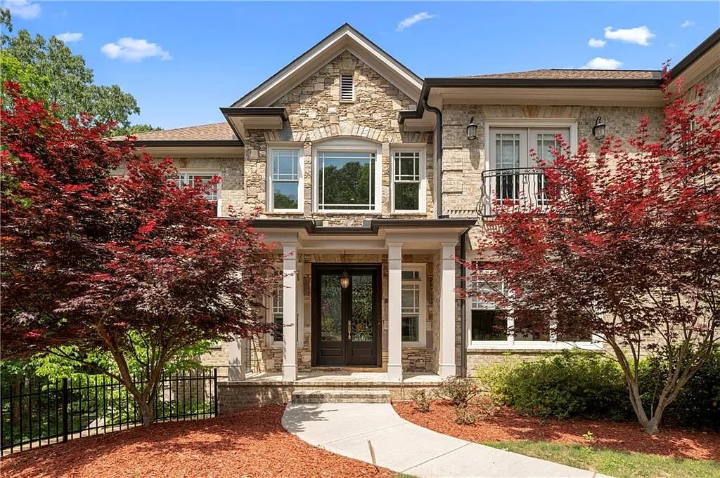 1555 Northcliff Trce