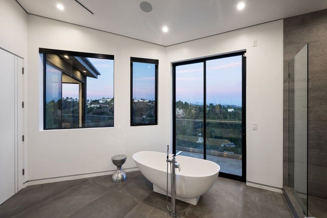 Aurelian Crest, Linda Flora Dr, 90049