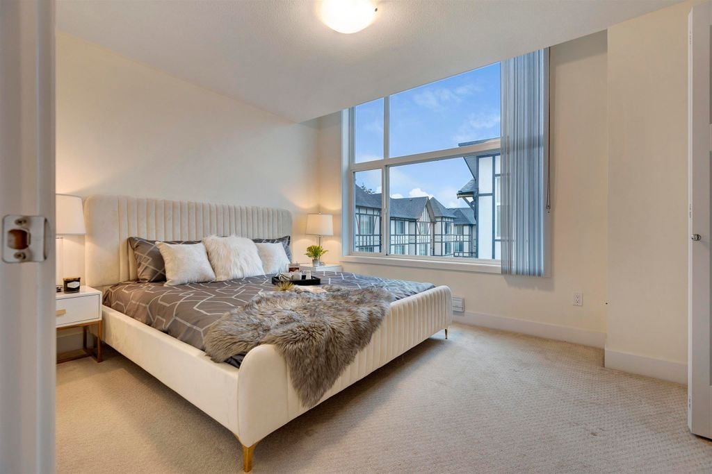 9680 Alexandra Rd, #86