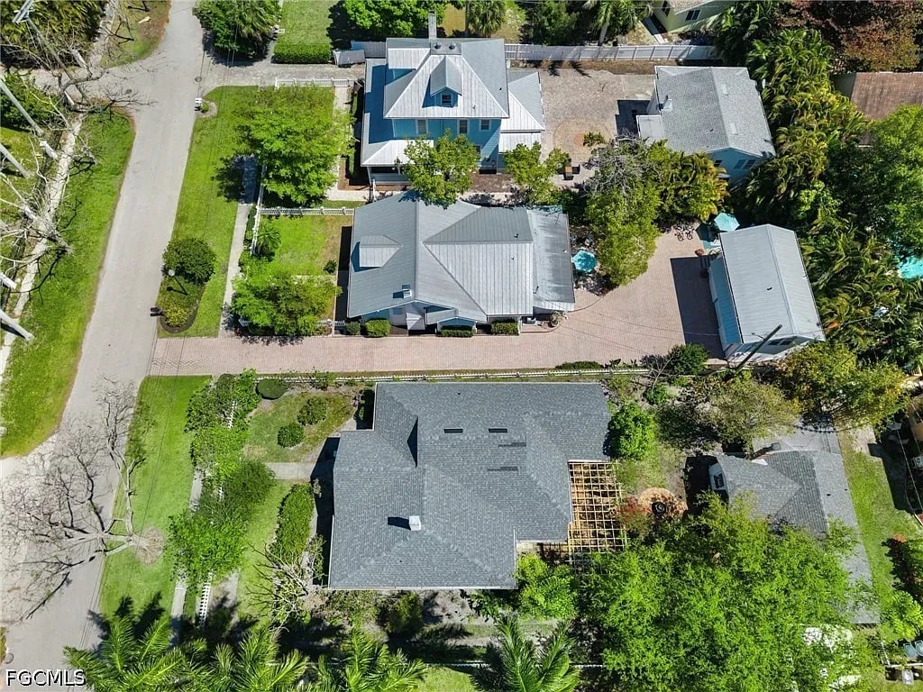 1310 Poinciana Ave