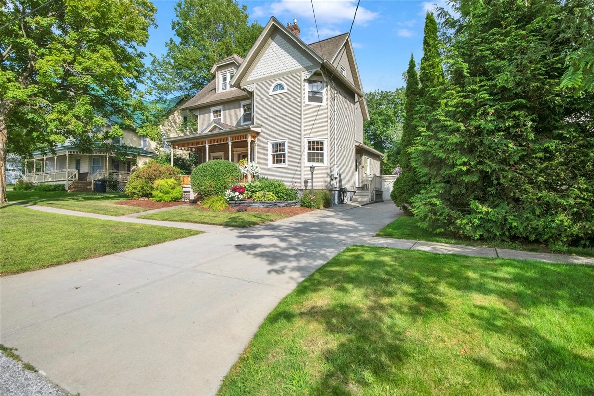 19 Brown Avenue