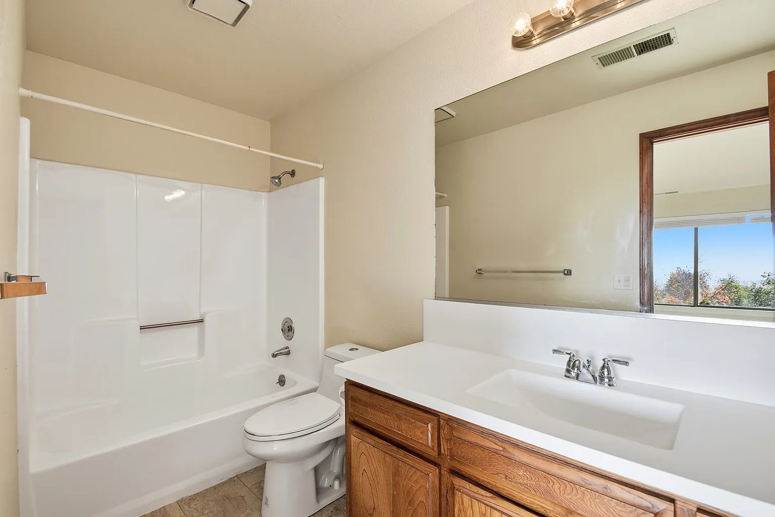 5827 La Cuesta Dr