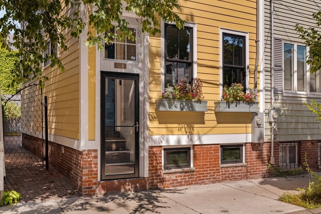 87.5 Sixth St