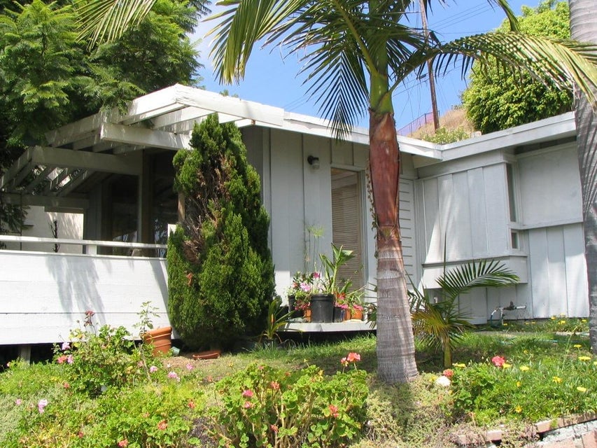 31 Las Alturas Rd