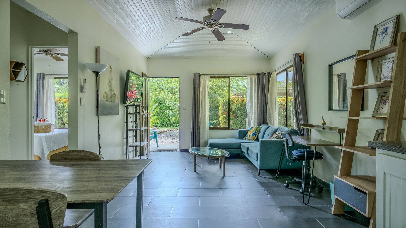 Tropical 3-Cabin Home with Pool and Gardens in the Heart of Uvita