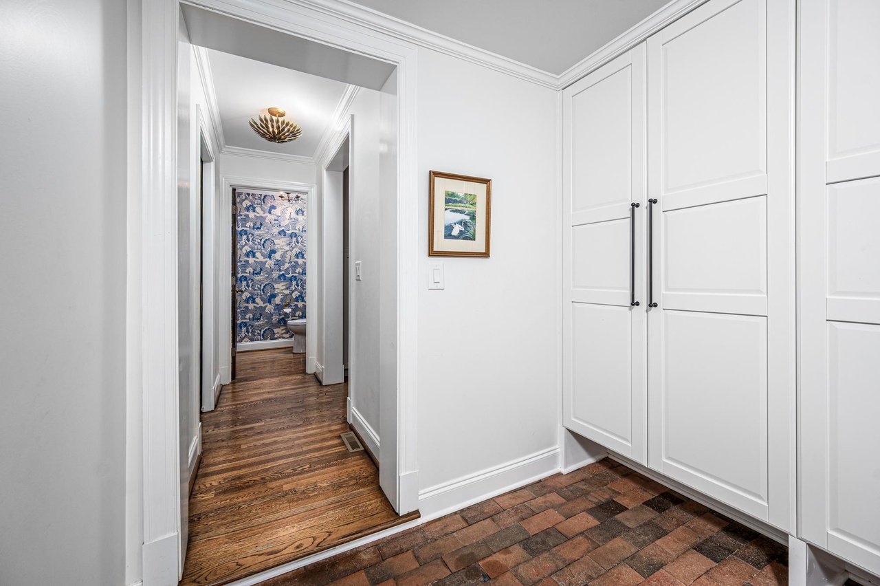 1021 Laurel Hill Rd