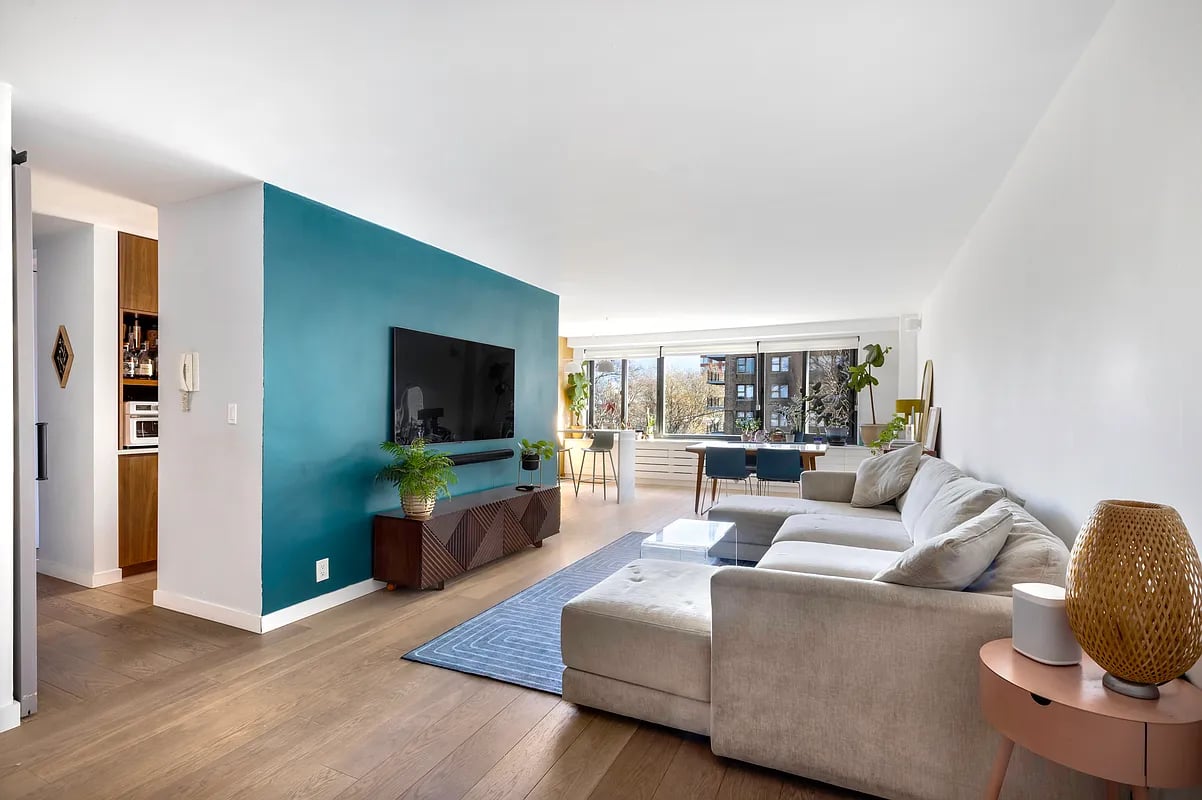 195 Willoughby Ave #313