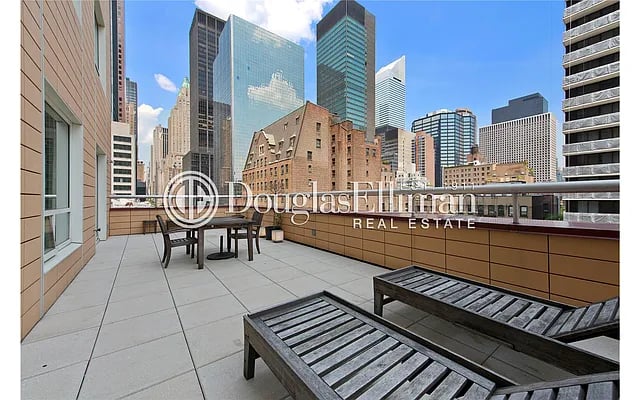 250 East 49th Street Unit: 6AB