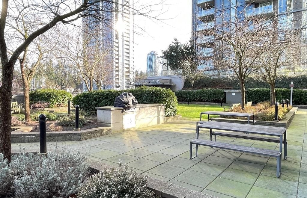 3008 Glen Dr, #1702
