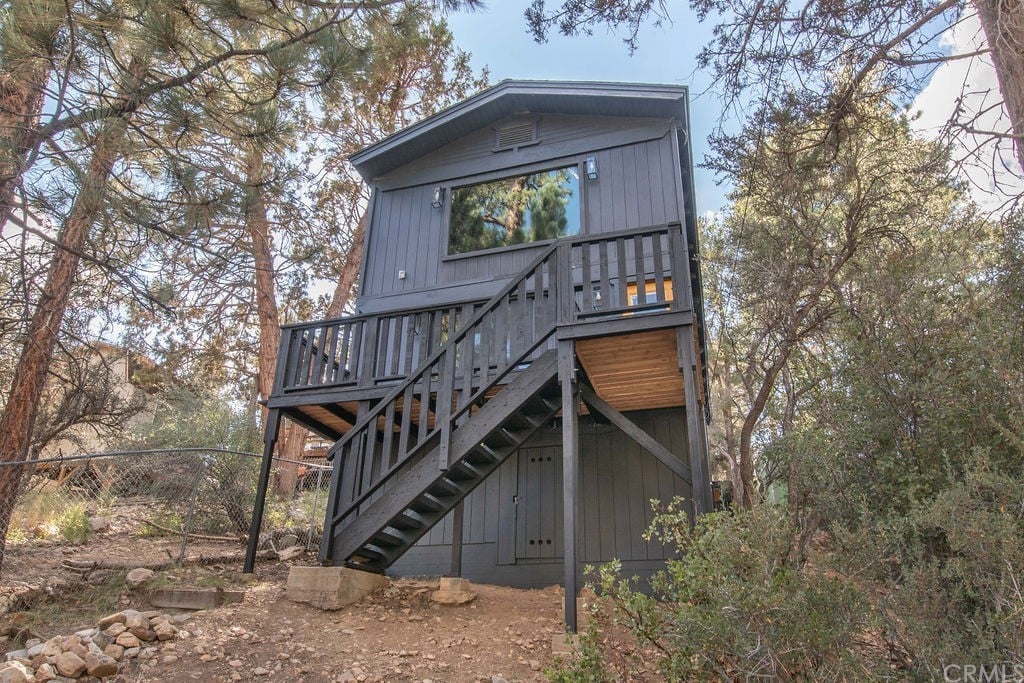 281 Riverside