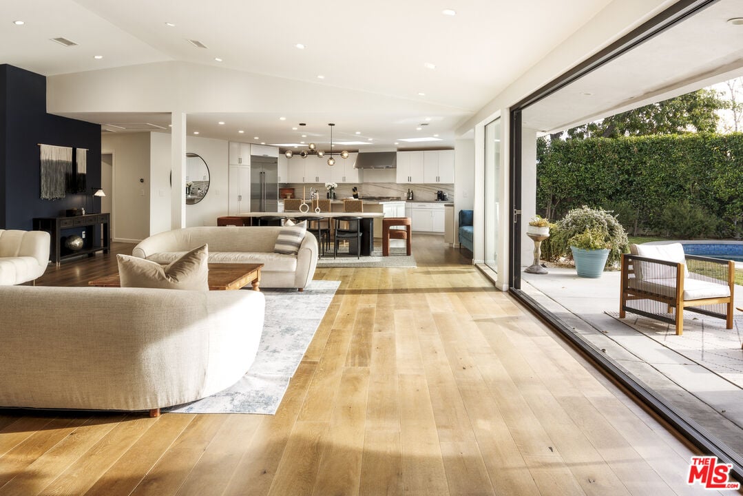 Atlas Estate, Stradella Rd, 90077