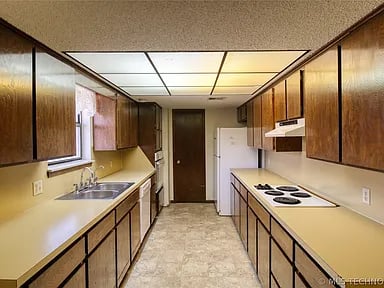 3600 Governor Harris Dr