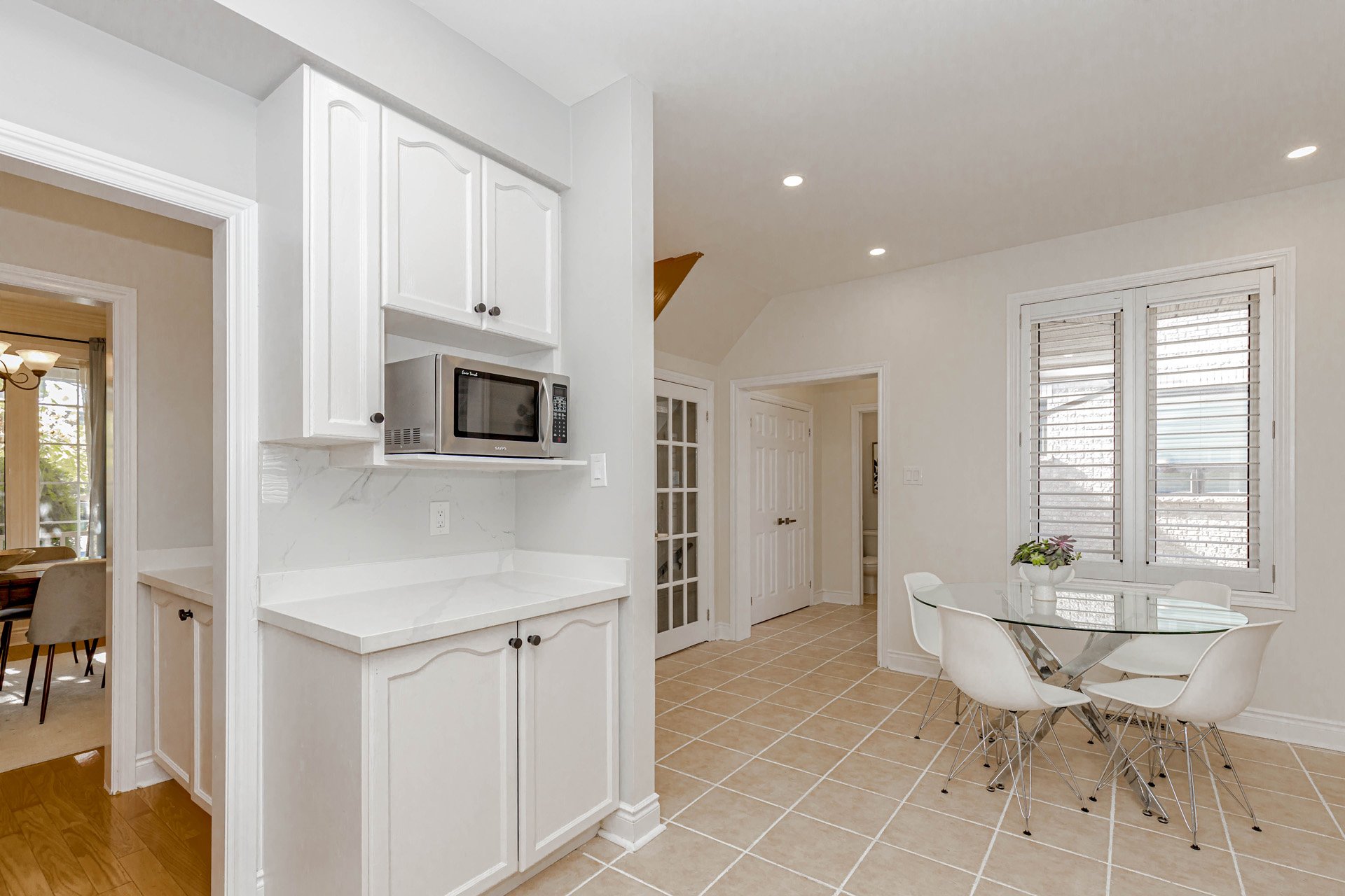 7108 Gablehurst Crescent