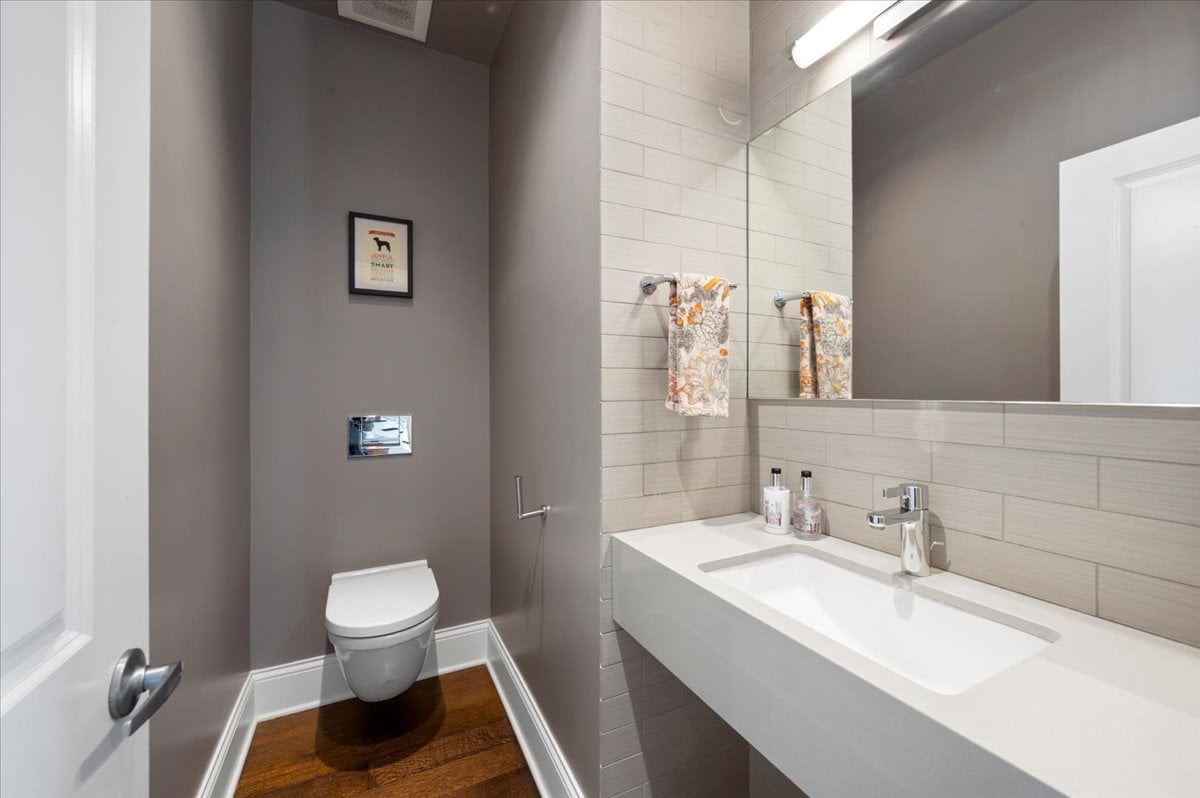 1821 N Larrabee Unit 2