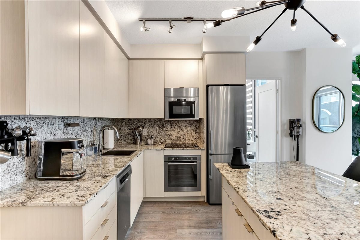 #310 - 101 Erskine Avenue