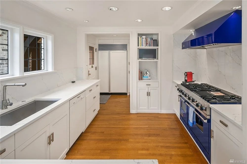 1621 Shenandoah Dr E