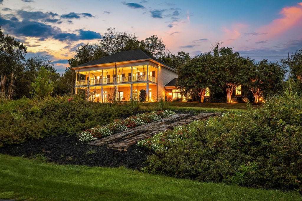 Stunning Hayfields Manor Home