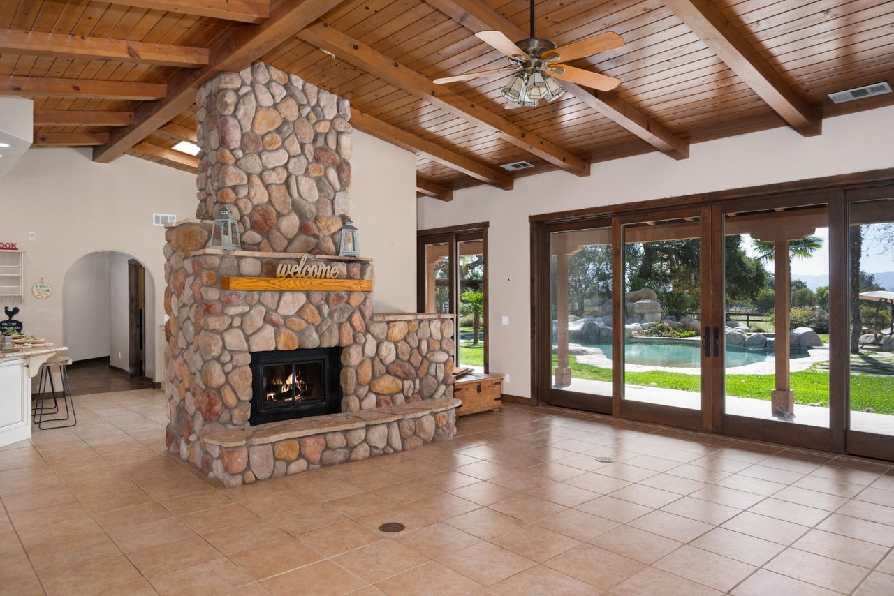 2700 Santa Ynez St