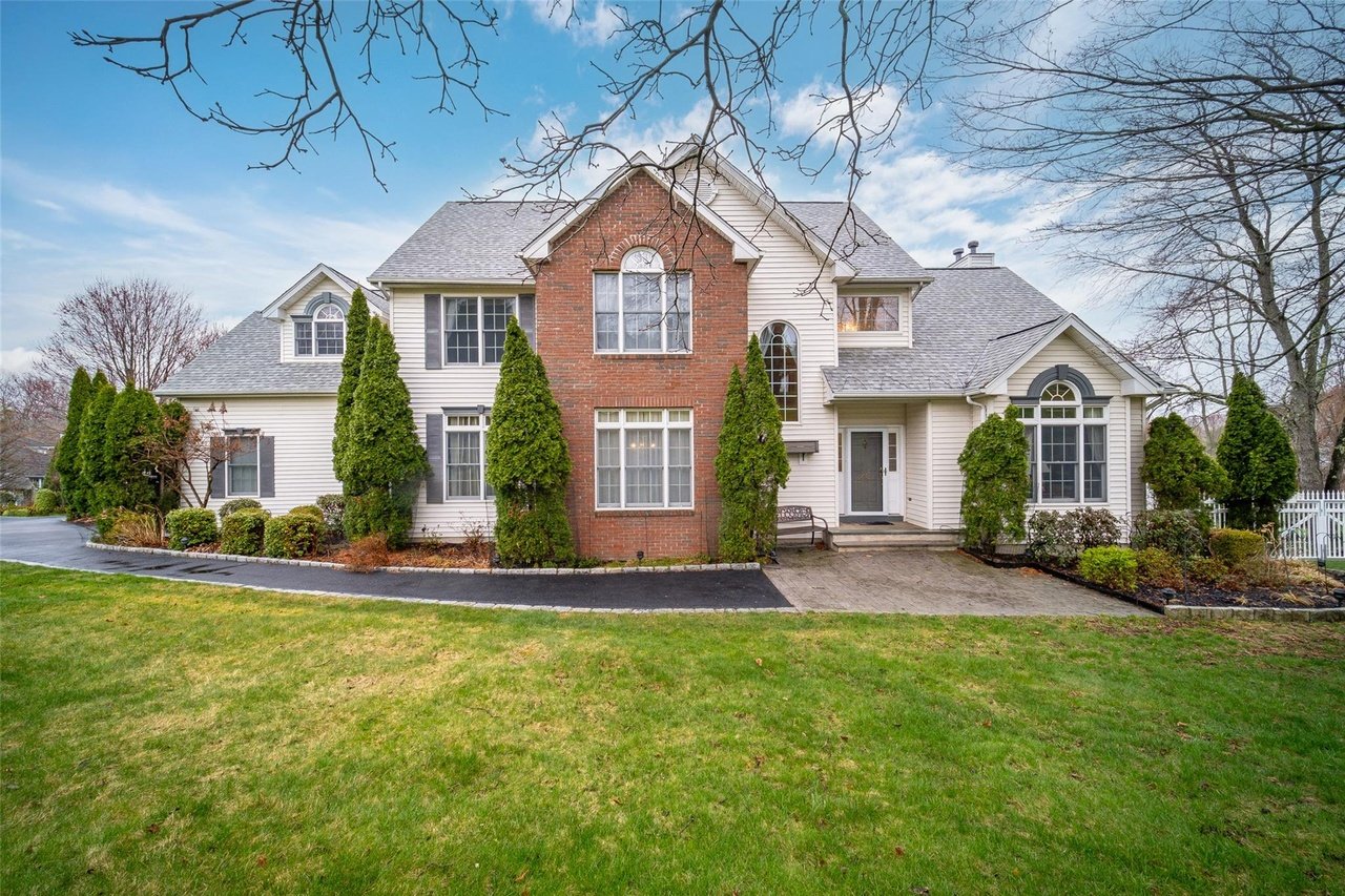 48 Duke Drive