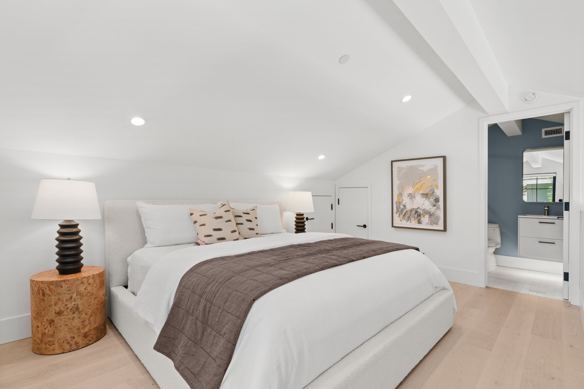 2207 Port Harwick Place