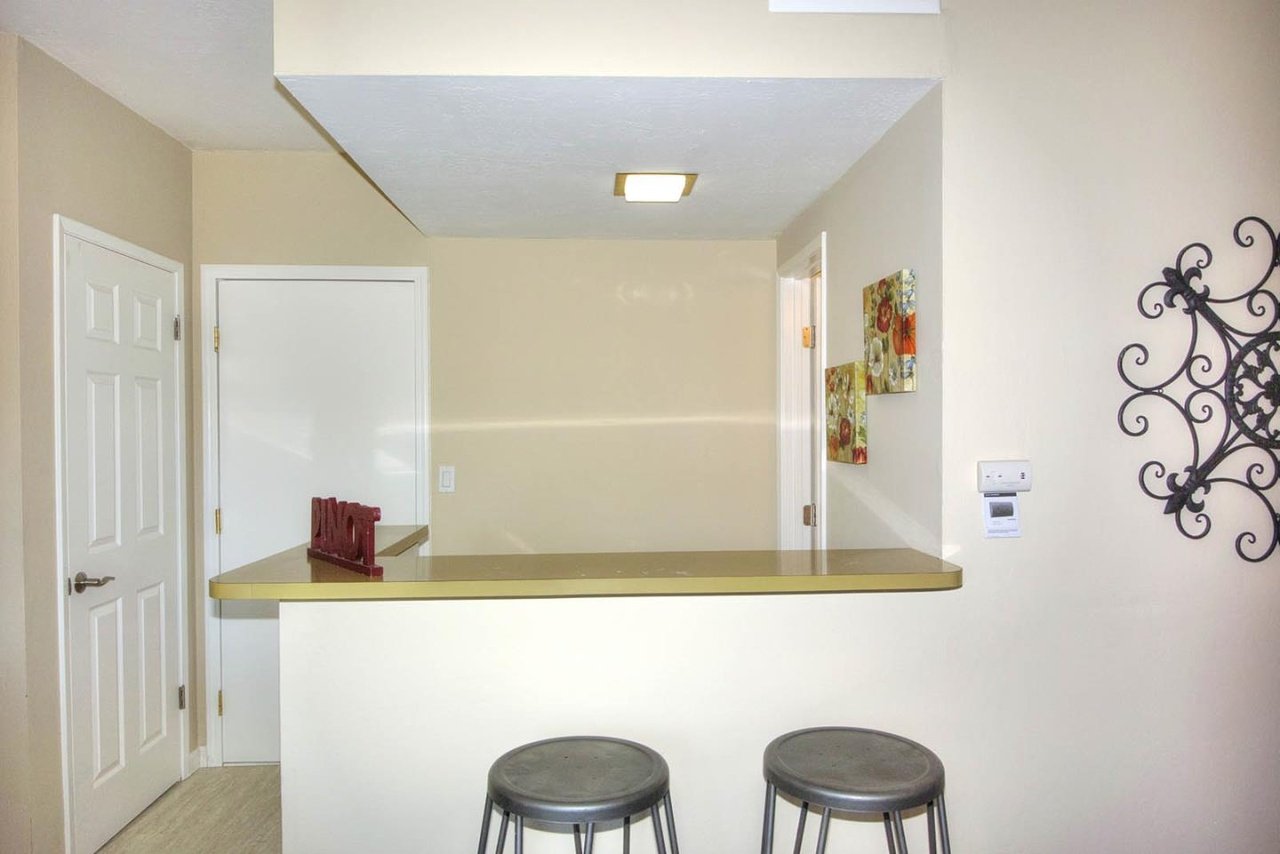 455 S Park Victoria Dr