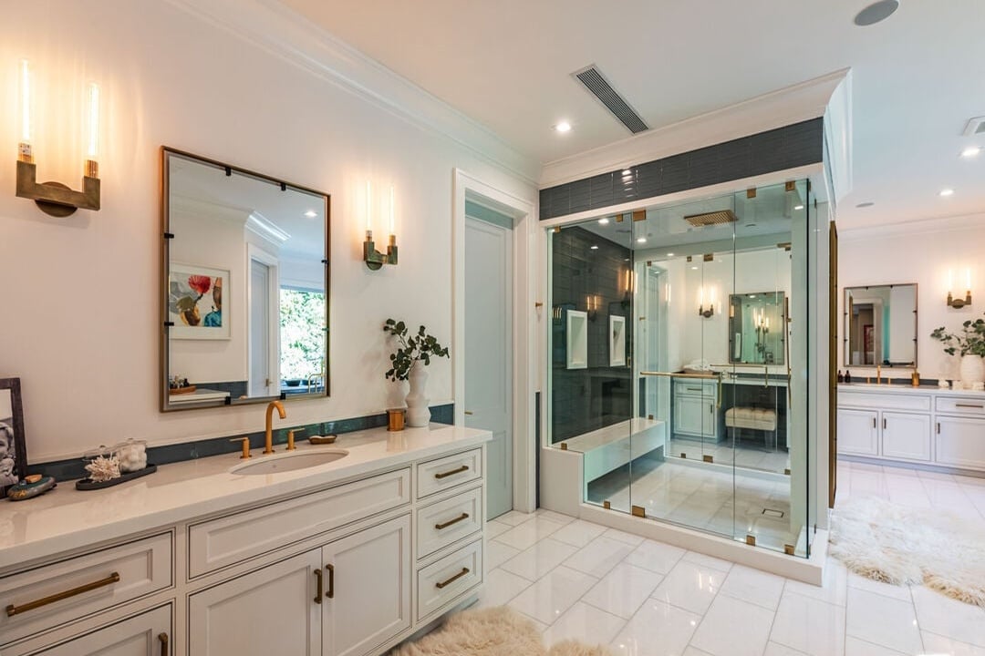 Monarch Reserve, N Norman Pl, 90049