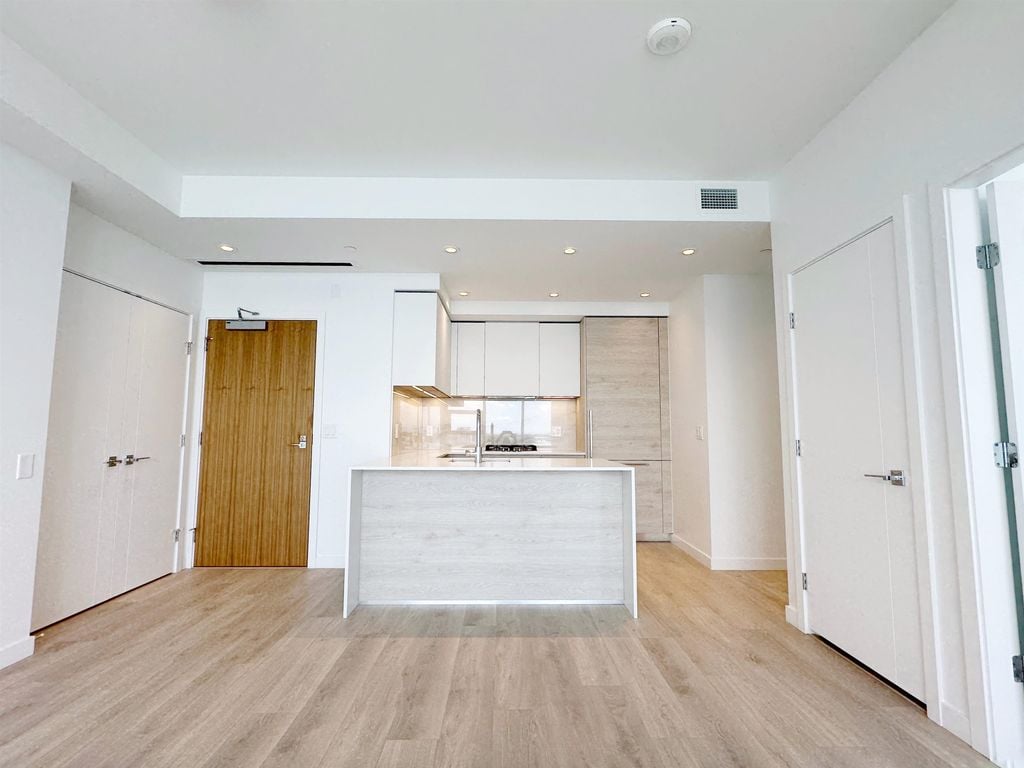 680 Quayside Dr, #1401