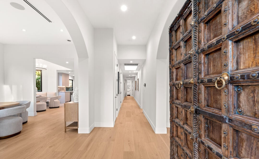 Zenith Estate, S La Jolla Ave, 90048