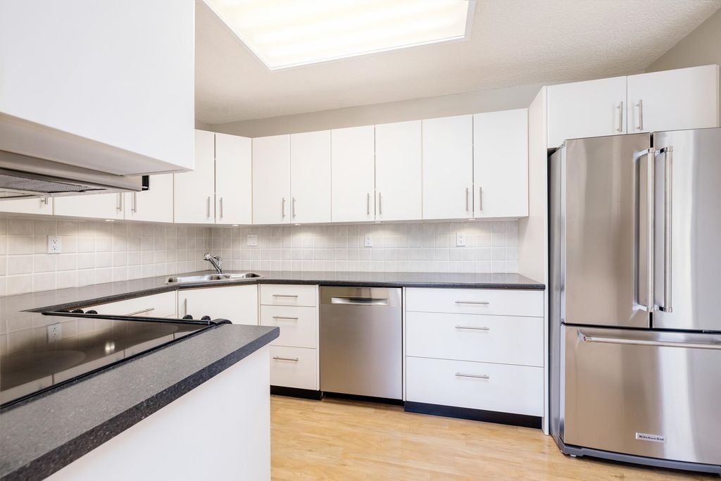 1412 Esquimalt Ave, #701