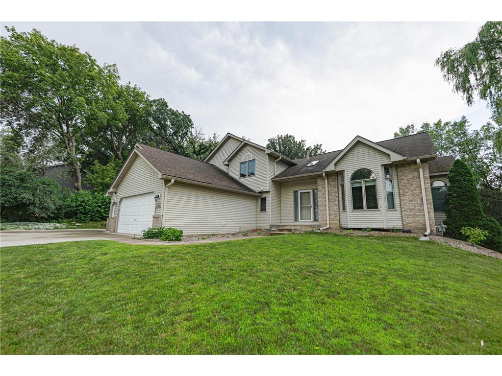 13022 Forest Glen Drive, Burnsville, MN 55337