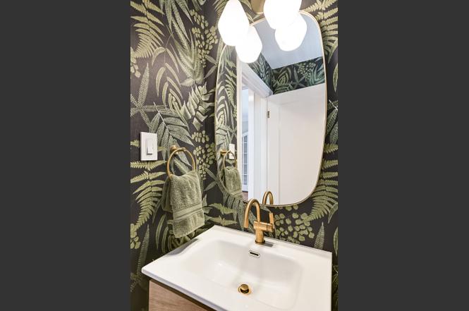 204 W 32nd St