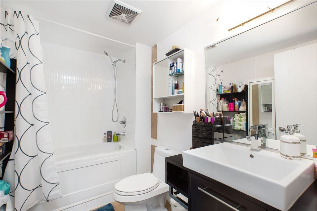 188 Keefer Pl, #2305