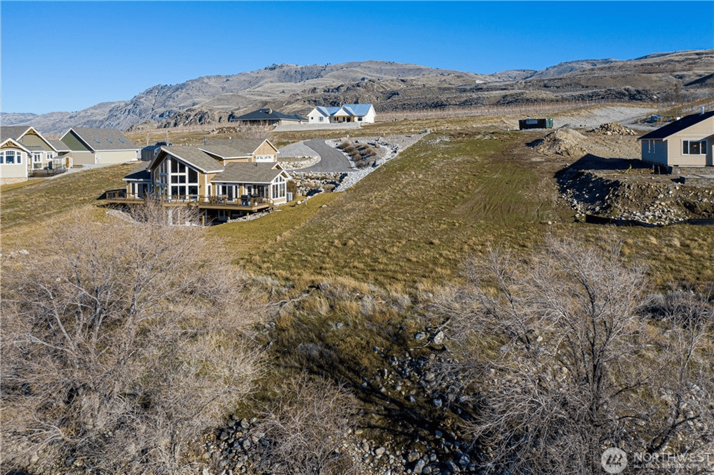 23 N Shore Dr