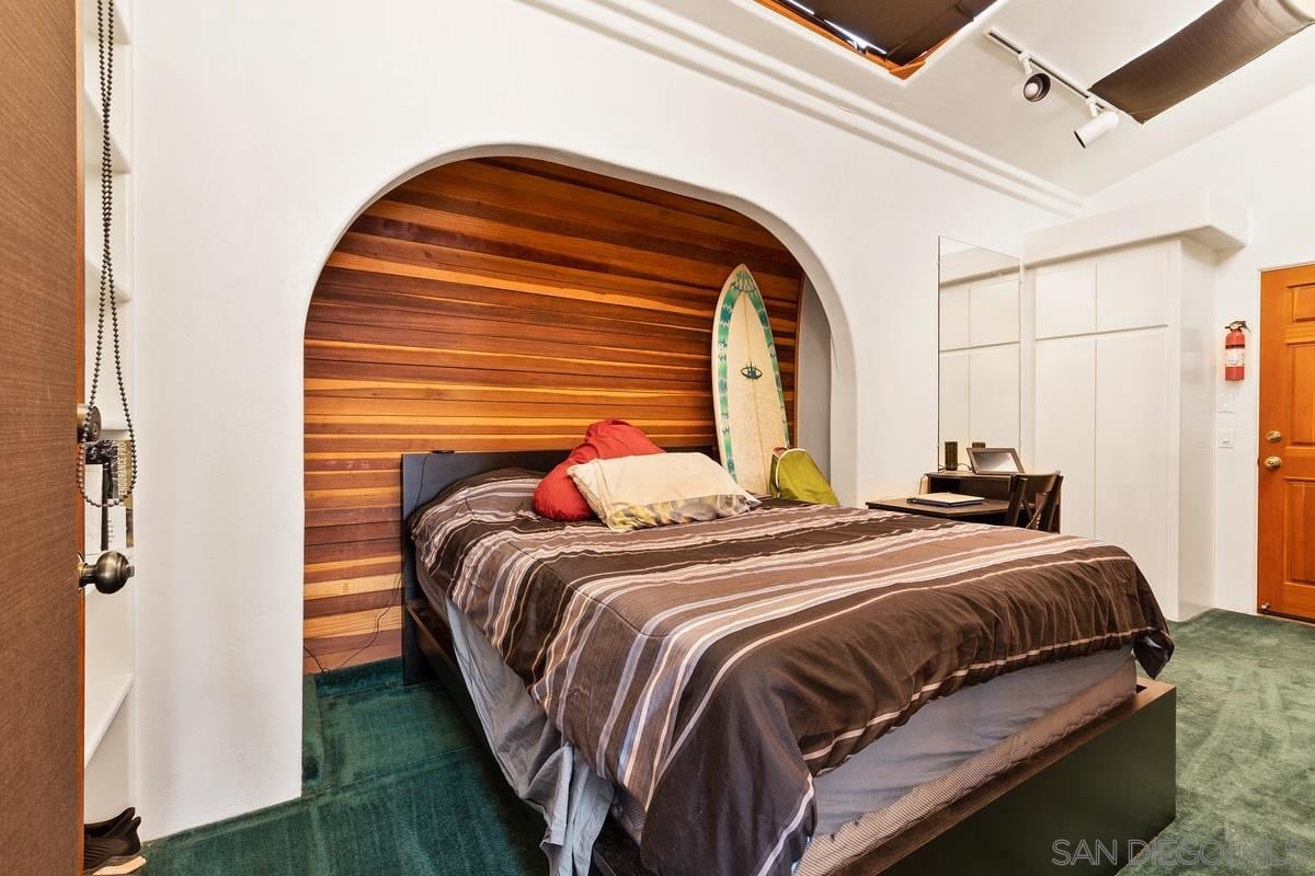 4273,4275 Dawes Street